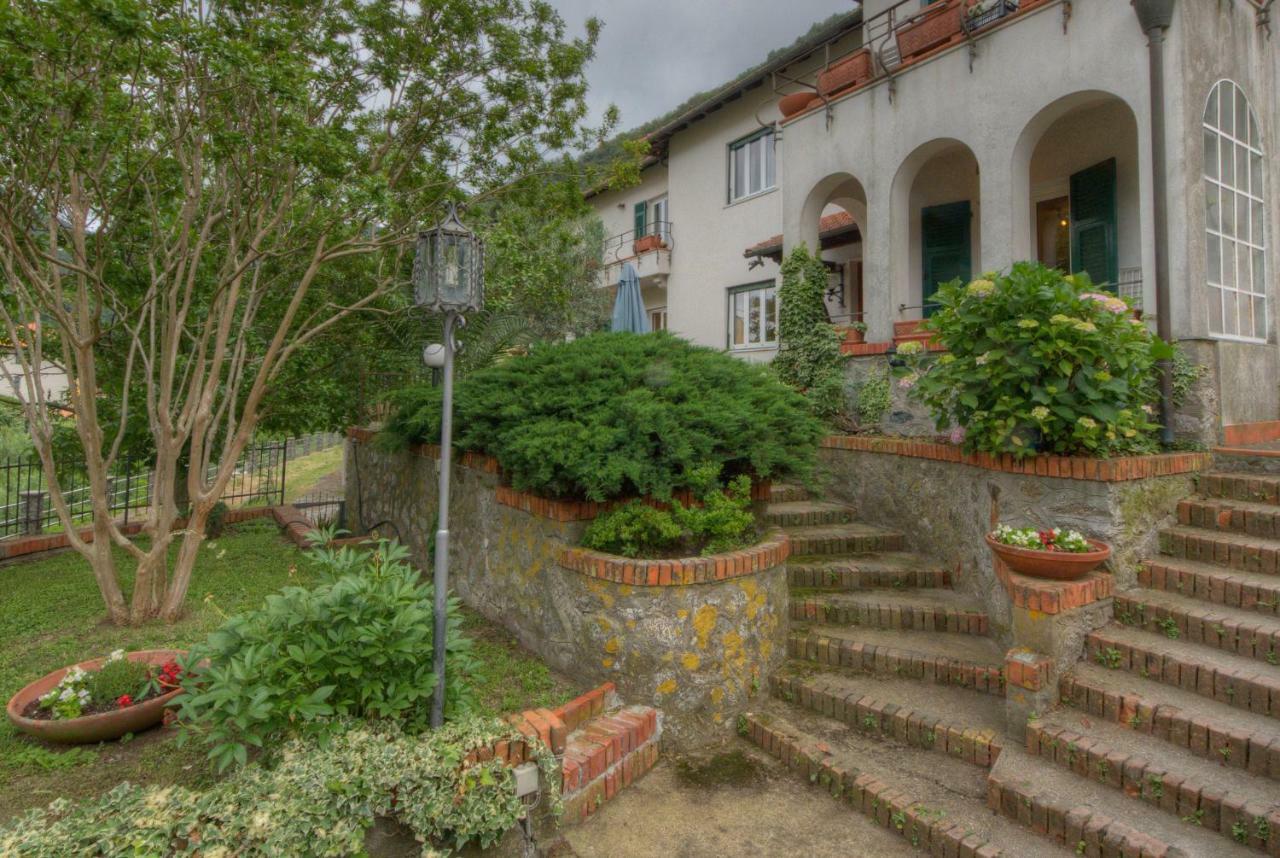 Appartamento In Villa A 5 Km Dal Mare Albisola Superiore Exterior photo